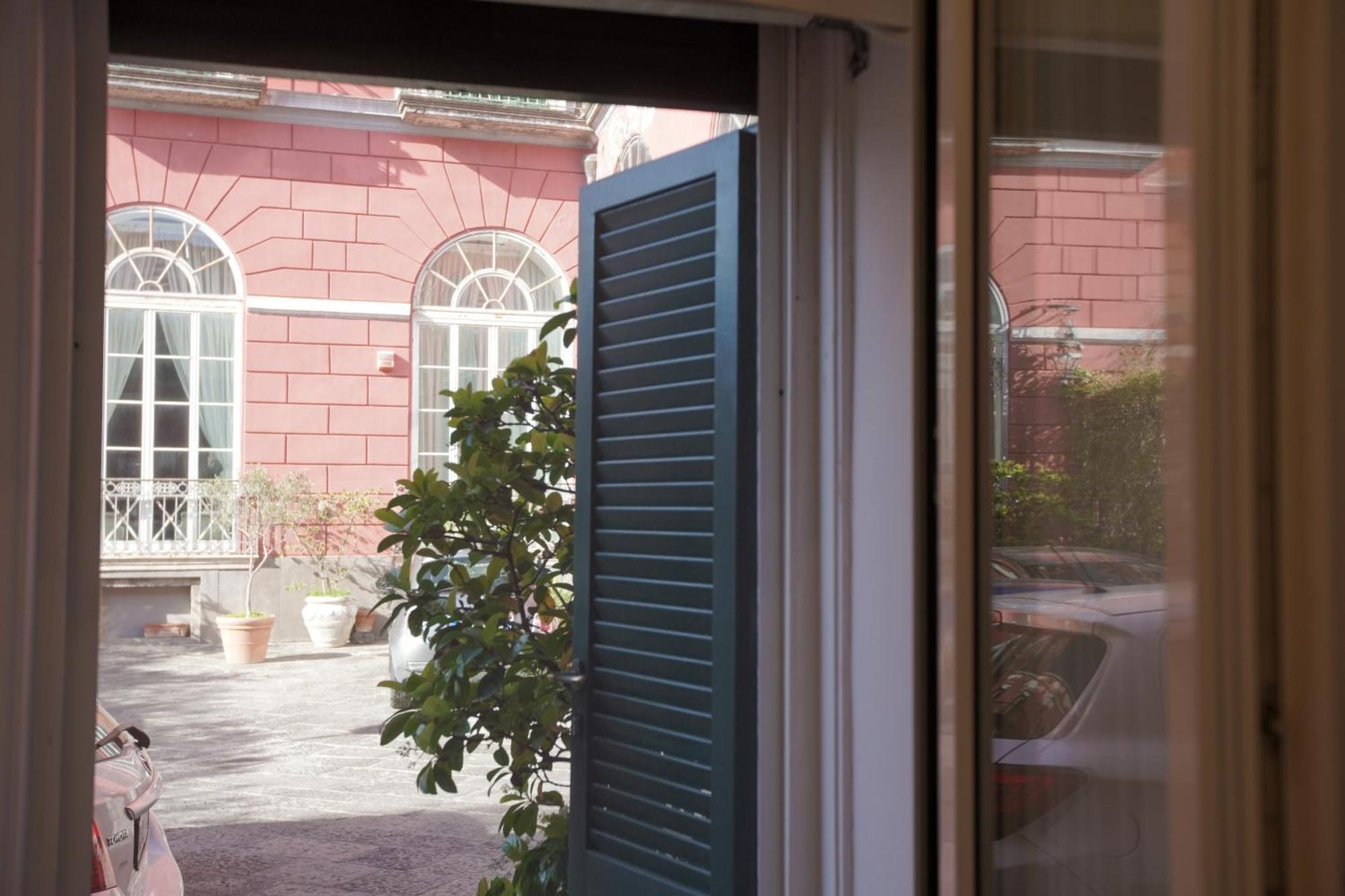 B-Montedidio Ξενοδοχείο Νάπολη Εξωτερικό φωτογραφία