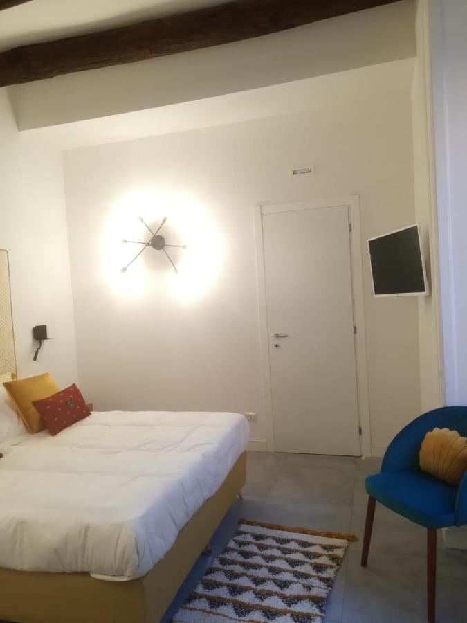 B-Montedidio Ξενοδοχείο Νάπολη Εξωτερικό φωτογραφία
